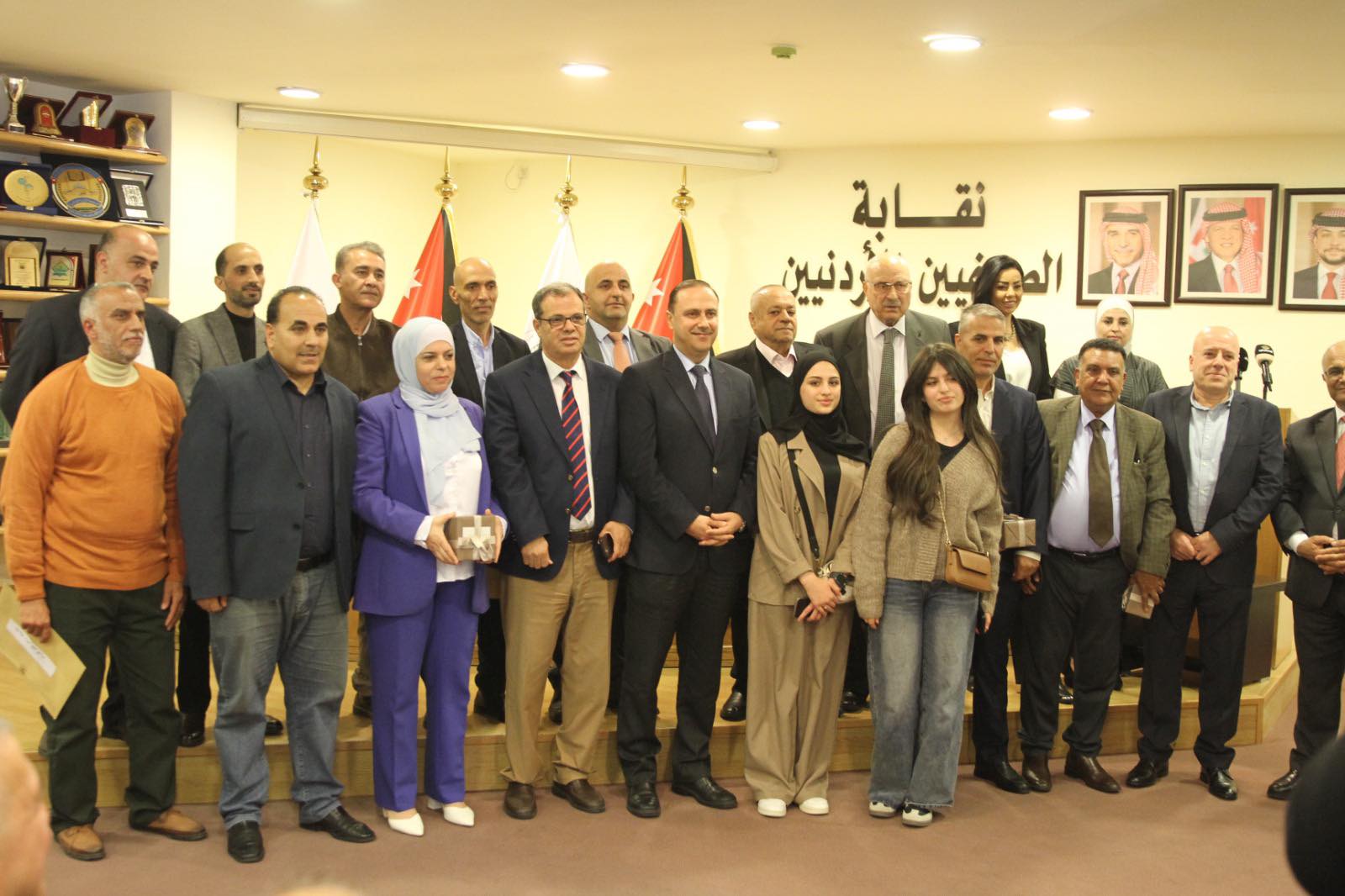 نقابة الصحفيين تكرم من أمضى 25 عامًا والفائزين بجائزة الحسين للإبداع (اسماء)