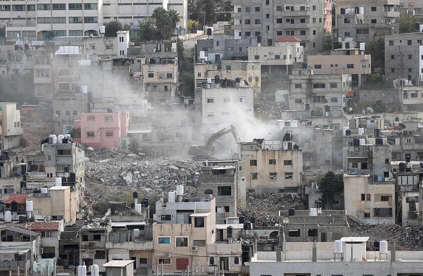 إسرائيل تبدأ إزالة 25 مبنى في مخيم نور شمس بالضفة