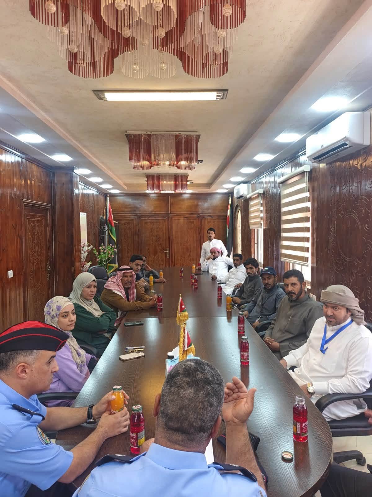 محاضرة توعوية مرورية لموظفي بلدية الرويشد
