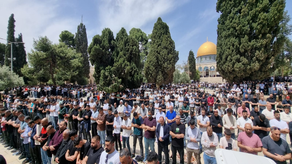 60 ألف مصل يؤدون الجمعة في المسجد الأقصى