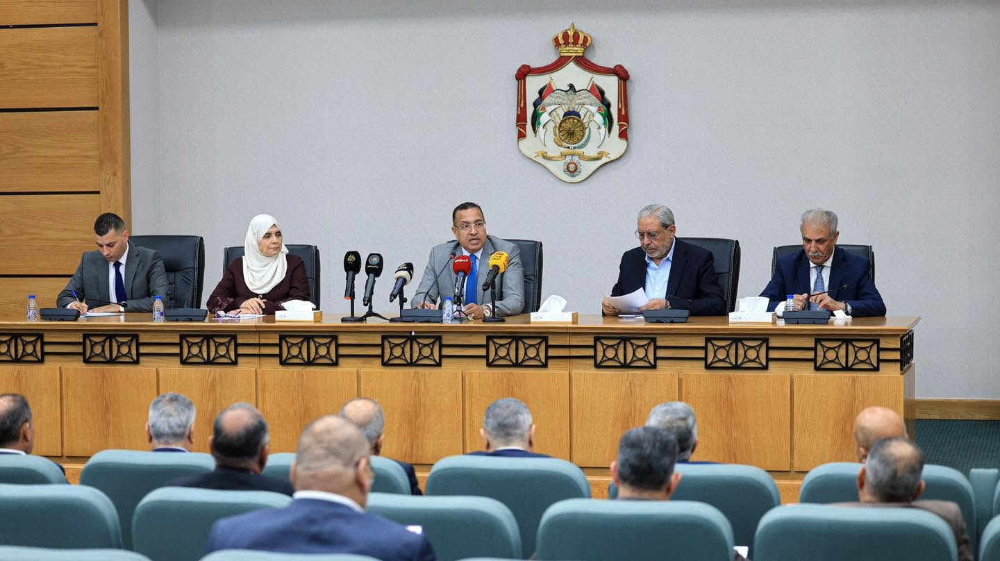الإدارية النيابية تستمع لمقترحات رؤساء بلديات ومجالس محافظات سابقين