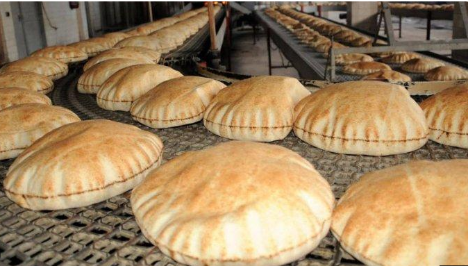 الحكومة تكشف عن مخزون المواد الغذائية ..  وتخصص 105 مليون للحفاظ على أسعار الخبز