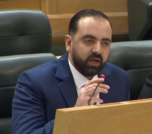 العمال يحذر النائب الطوباسي ويؤكد: القباعي وحده ممثل الحزب