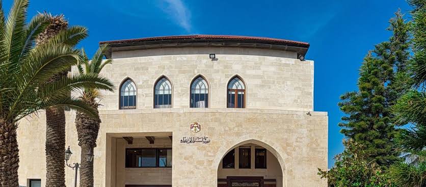 الحكومة: الأجهزة الأمنية تتابع حادثة الكرك وبيانات تفصيلية متتابعة