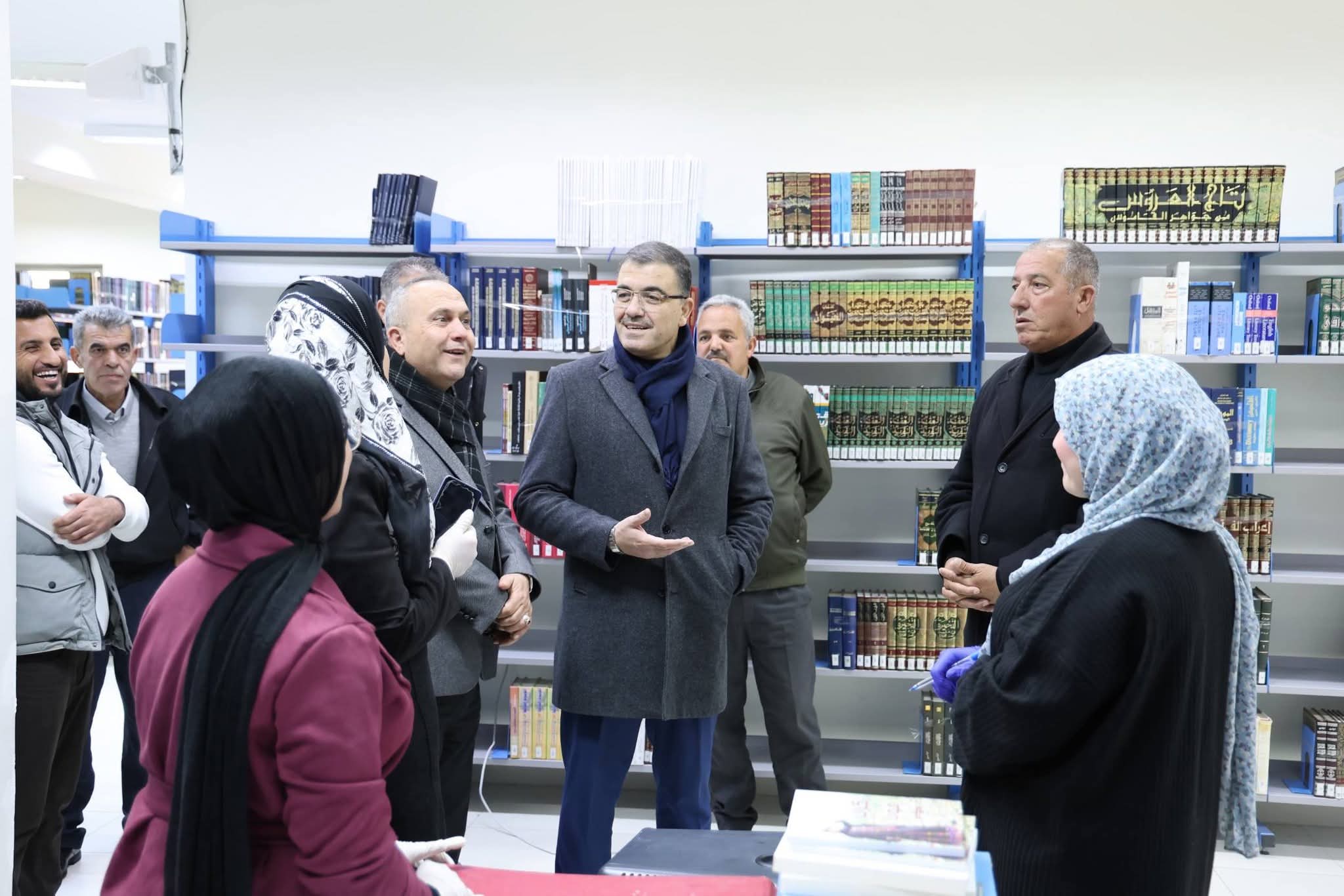 رئيس جامعة عجلون الوطنية يتفقد سير العملية التدريسية مع انطلاق الفصل الدراسي الثاني