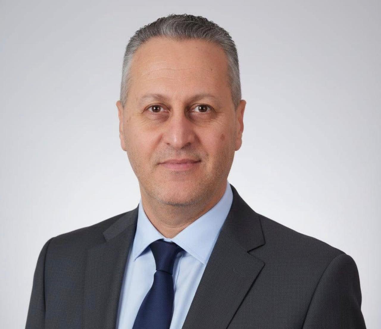 يوم احتسى السفير الأمريكي قهوته في صحيفة الاخوان المسلمين!