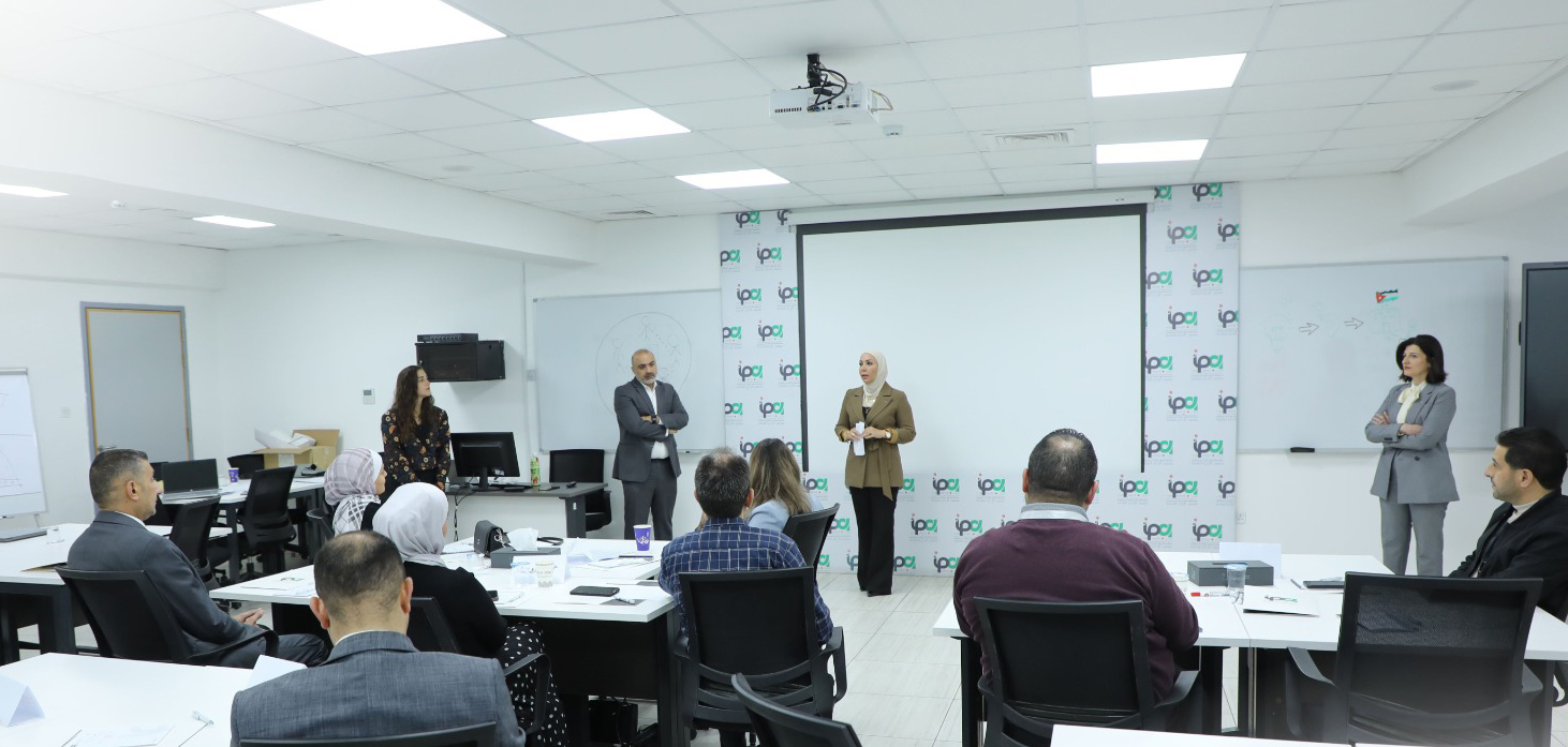 الحكومة تطلق تدريبا لسماع صوت المواطن