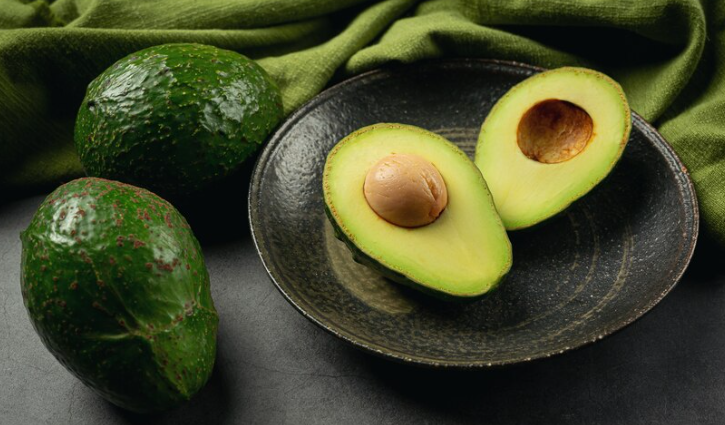 كيف يؤثر تناول الأفوكادو بانتظام في ضغط الدم؟