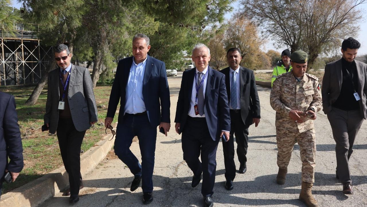 وزير البيئة يفتتح محطة مراقبة نوعية الهواء في مطار الملكة علياء