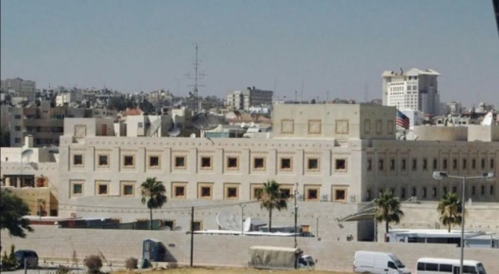 السفارة الأمريكية في عمّان تحذر رعاياها: تعزيز الإجراءات الأمنية