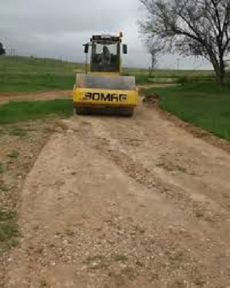 مطلوب انشاء وتعبيد طرق زراعية في لواء البادية الشمالية 