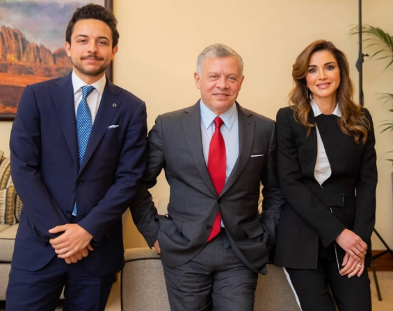 قصيدة عيد المحبة قد جئت تبشرنا