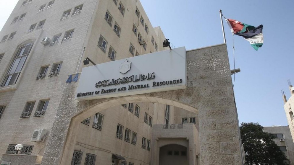 الحكومة: لن تقطع الكهرباء إذا توقف الغاز ..  والمحروقات تكفي 60 يوما