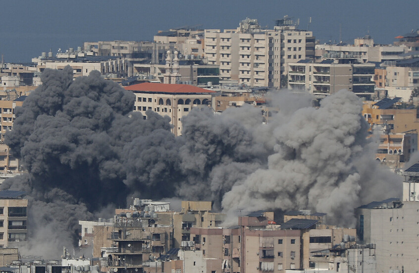 غارات إسرائيلية على جنوب لبنان وتحركات برية داخل القرى الحدودية 