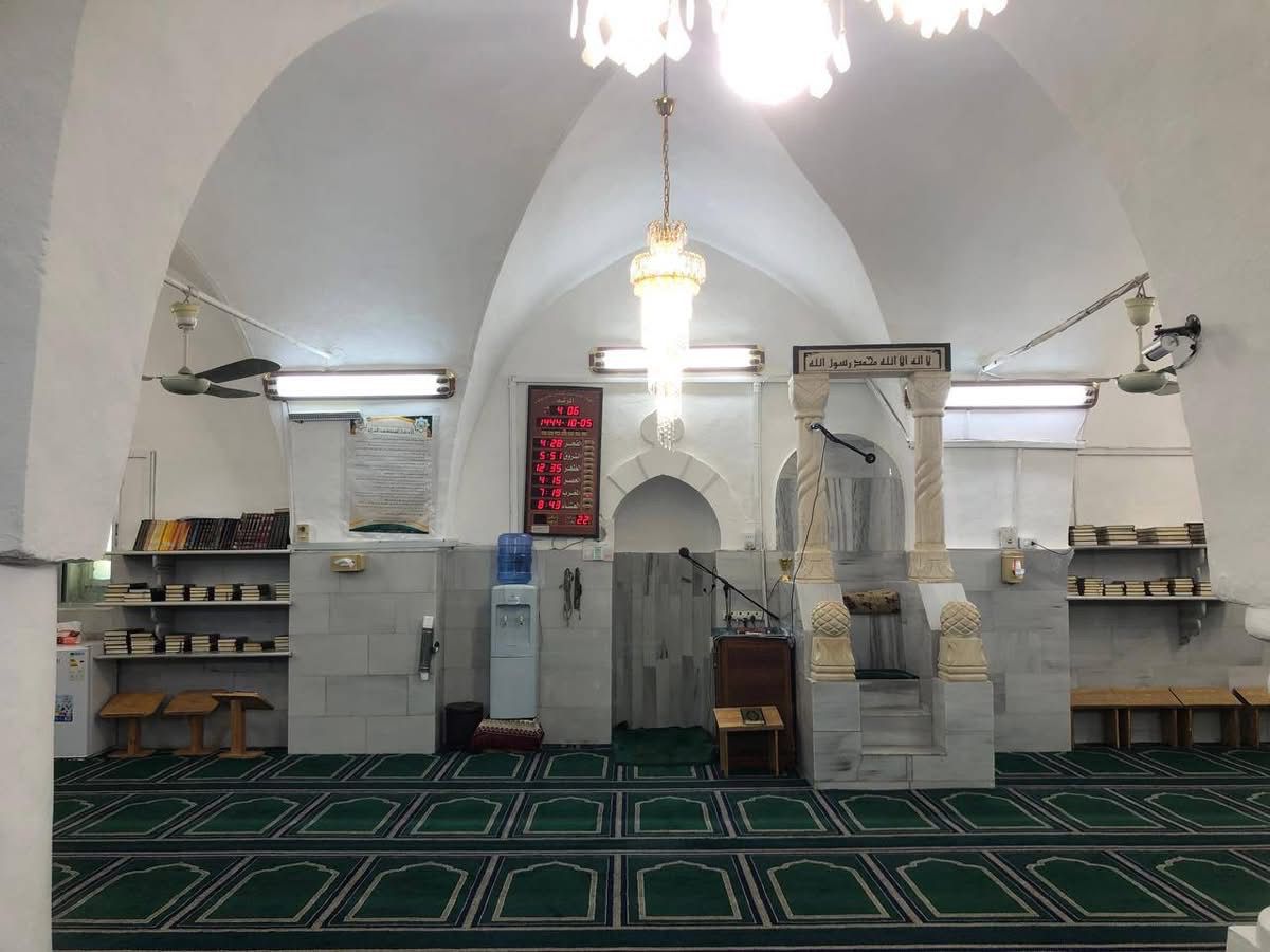 مسجد صخرة الكبير ..  ذاكرة البلدة وأقدم منابرها التاريخية