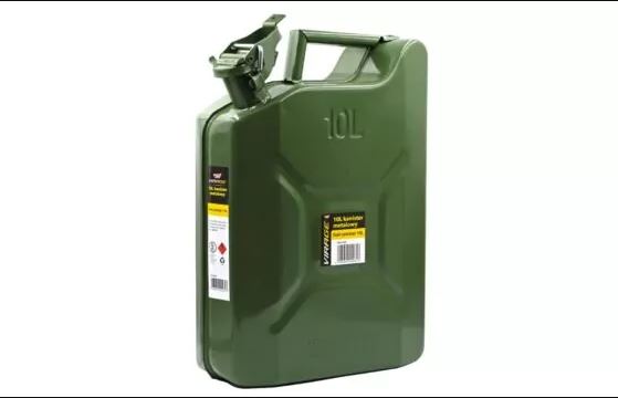 إدارة الأزمات تحذر من تخزين الوقود منزلياً