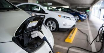 ارتفاع الطلب على سيارات الكهرباء وتراجع البنزين والديزل والهايبرد