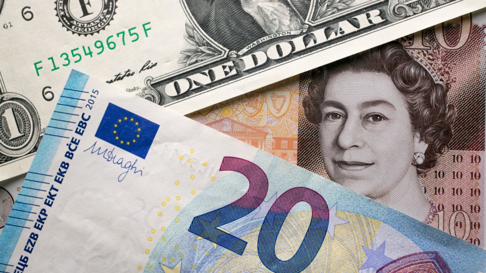ارتفاع الاسترليني أمام الدولار واليورو