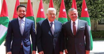 عباس: فرح الشعب الفلسطيني بزفاف ولي العهد يضاهي نظيره الأردني