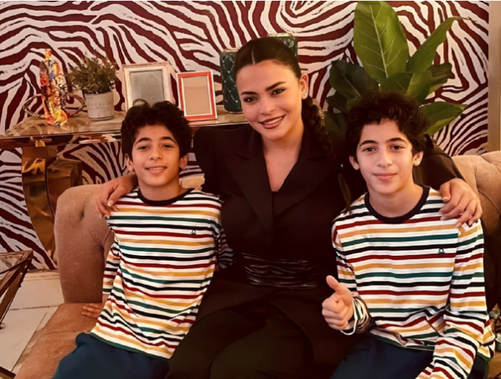 أسماء جلال أم لطفلين في فيلم الفيل على الدرفيل ..  إليكم التفاصيل
