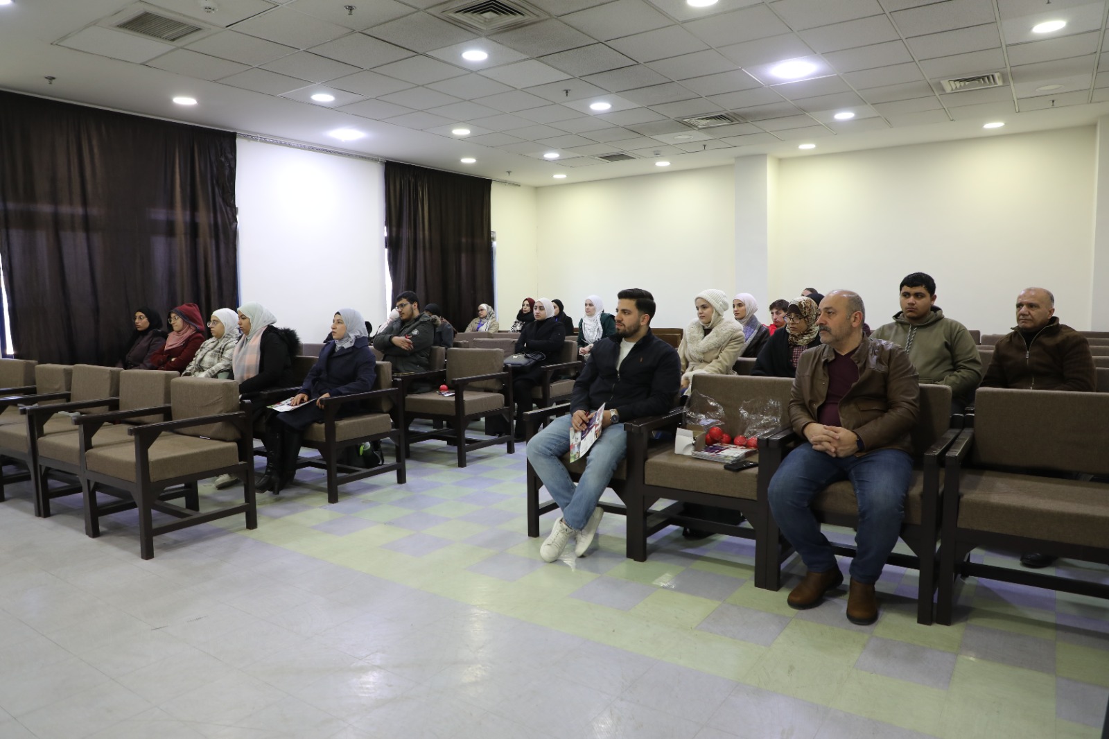 جامعة الزرقاء تعقد جلسة تعريفية حول اختبار IELTS العالمي