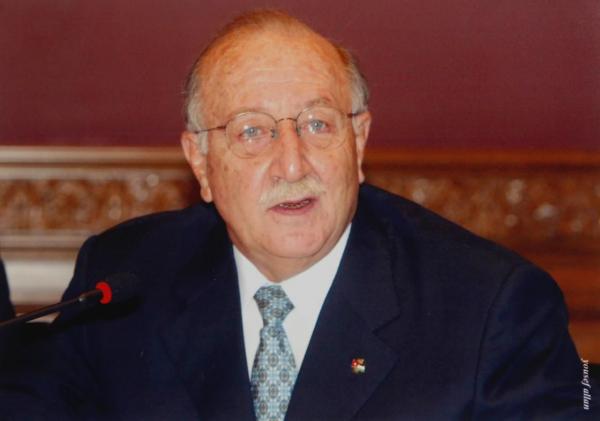 توضيح حول موقع عزاء المرحوم زيد الرفاعي