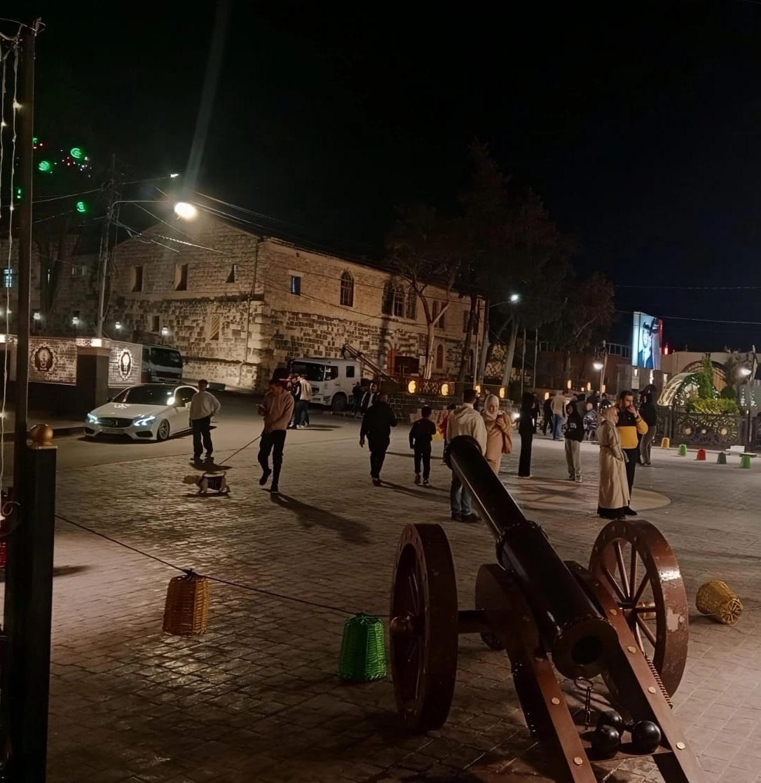 تل إربد يكتسي بالزينة الرمضانية 