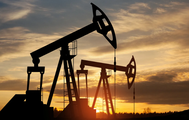 النفط يهبط بأكثر من 2% بعد تصريحات ترامب بشأن إيران