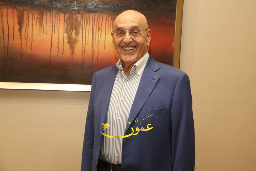 من فوق وتحت عمل مسرحي جديد للفنان صوالحة