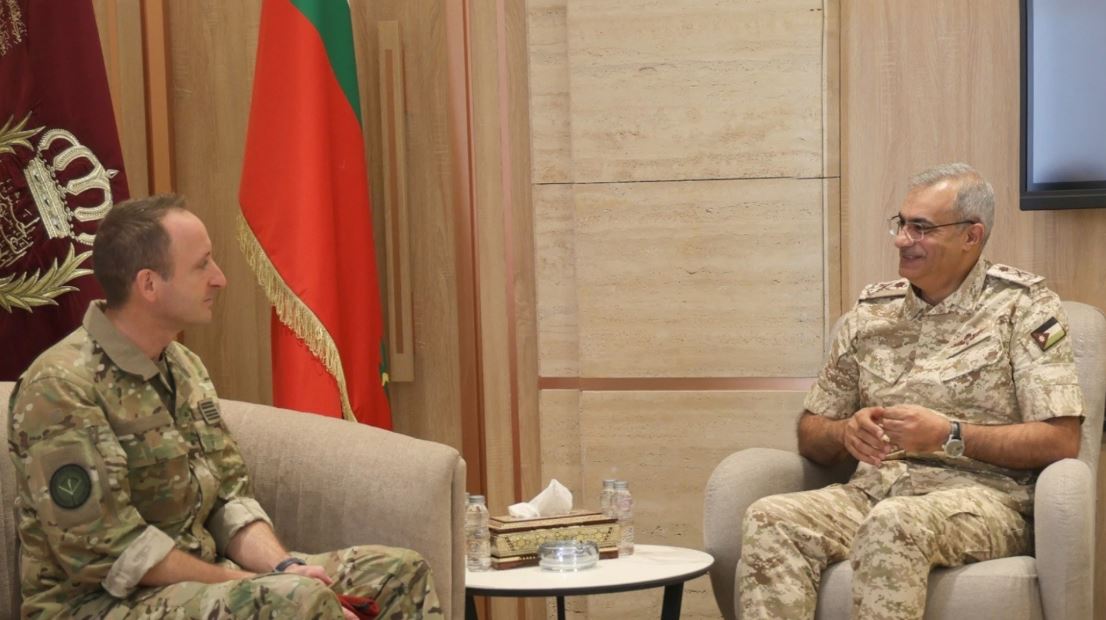 رئيس هيئة الأركان يستقبل القائد الإقليمي للقوات الخاصة الفرنسية