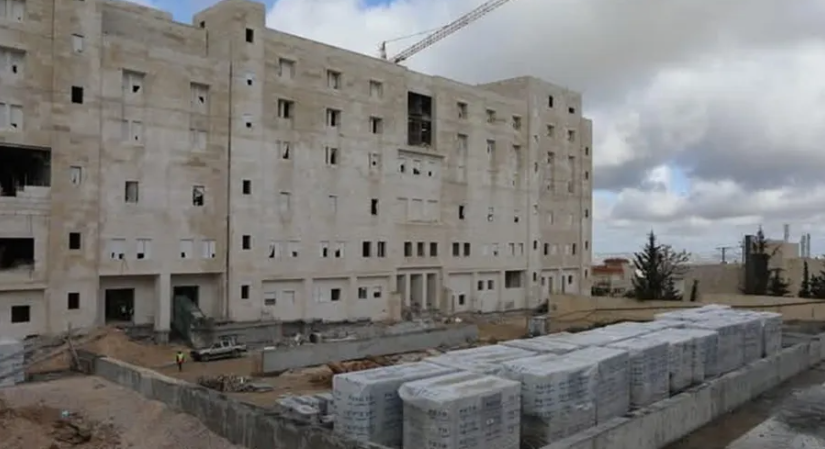 الملك يفتتح مستشفى الأميرة بسمة الجديد في إربد 