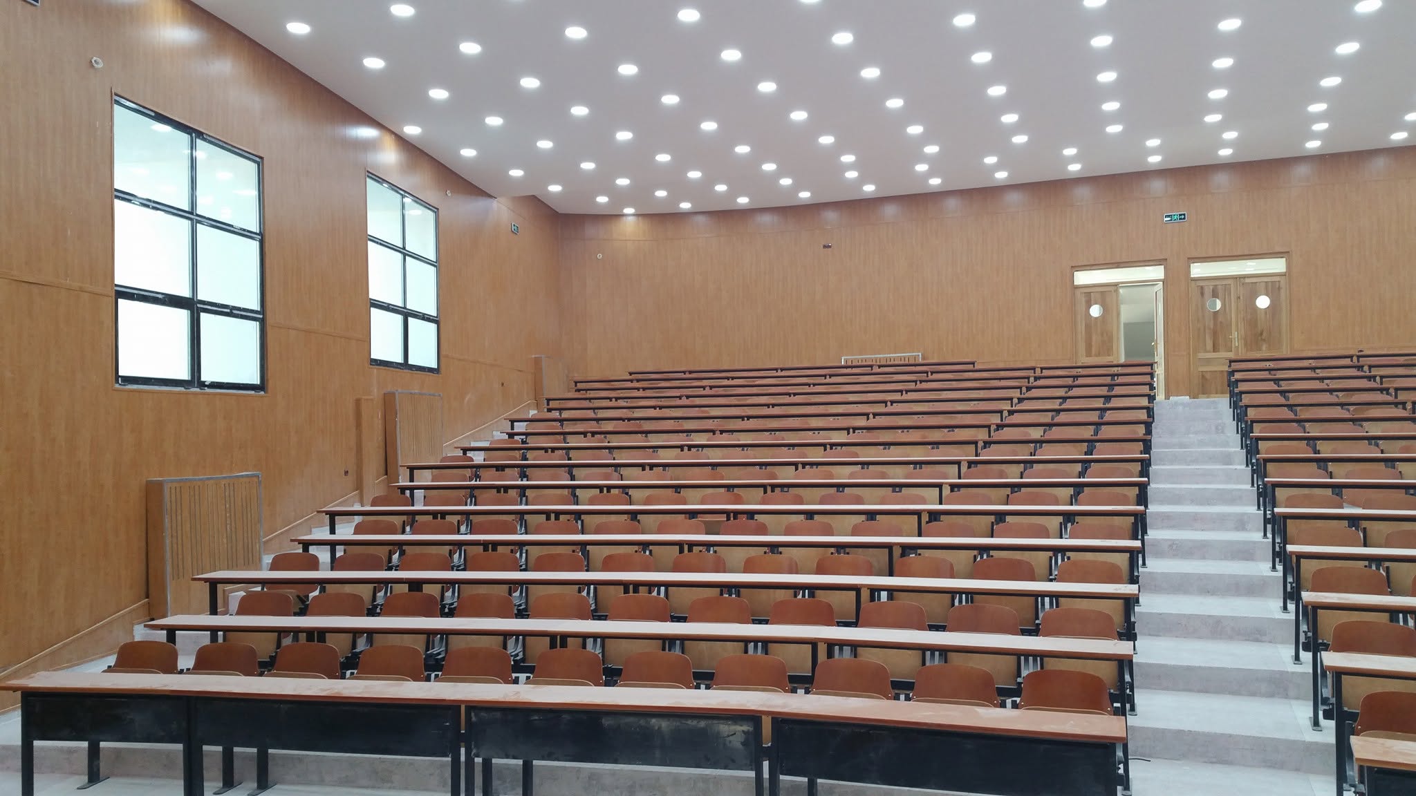 هيئات تدريسية وإدارية تطالب الاعيان بإلغاء مادة تُخفِّض رواتبهم في الجامعات 