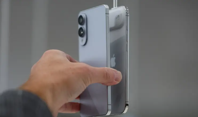 iOS 26.3 يعزز خصوصية الموقع في بعض أجهزة آيفون