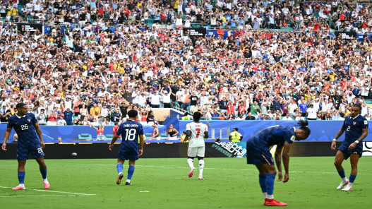 كأس العالم ..  انجلترا تفوز على فرنس 6-4 وتحصد المركز الثالث