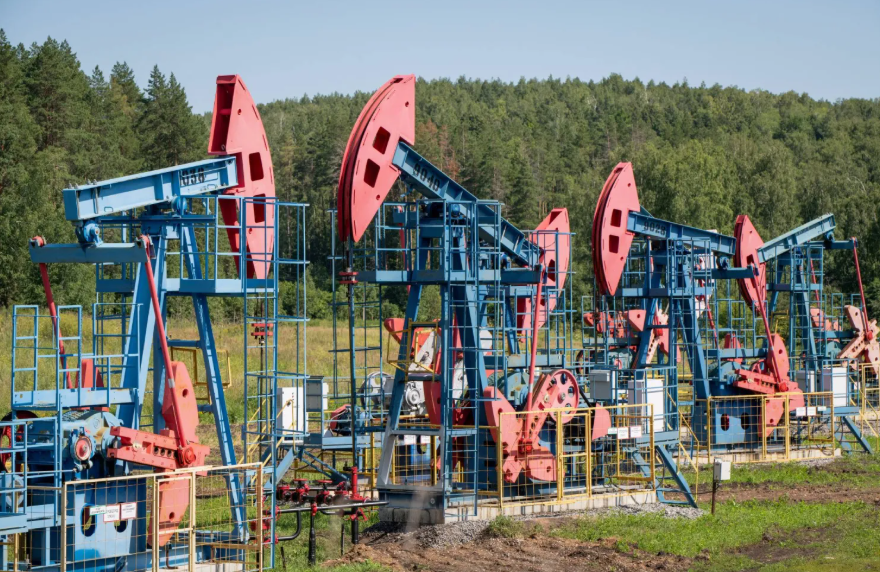 روسيا تدرس تخفيض انتاج النفط الخام