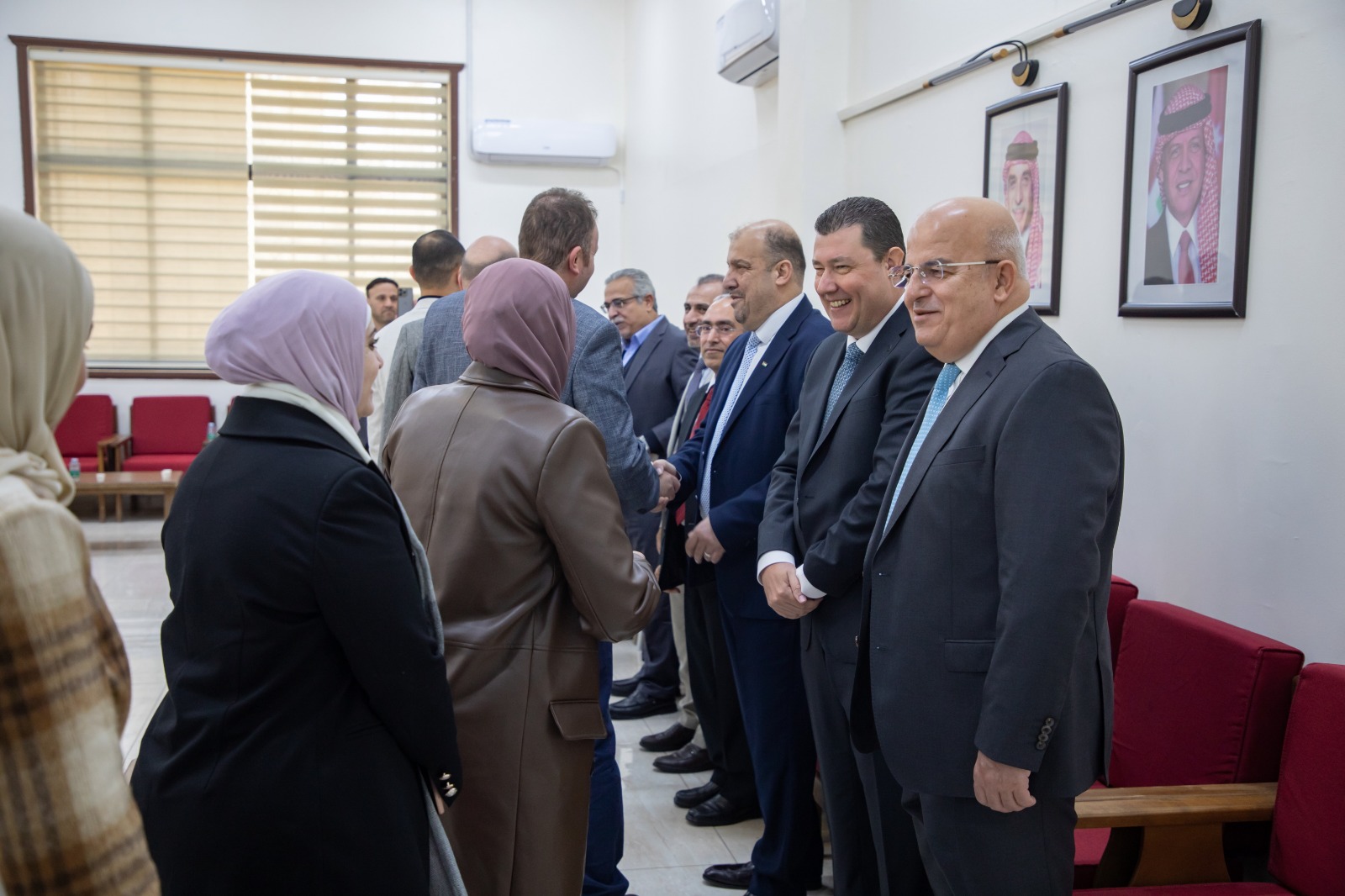 أسرة الجامعة الهاشمية تتبادل التهاني بعيد الفطر السعيد