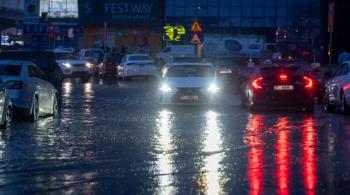 دبي ..  تأثر الحركة الجوية بالأمطار لليوم الثاني