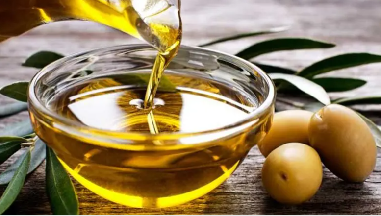 مواطن يقترح بيع الزيت التونسي من خلال دفتر العائلة