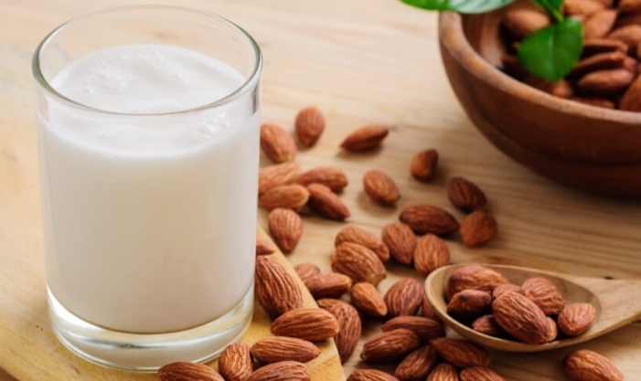 حليب اللوز خيار صحي لتنظيم سكر الدم ..  لكن بشروط