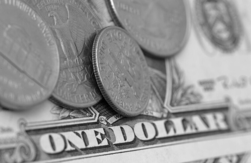 الدولار عند أعلى مستوى في أسبوع بعد استئناف واشنطن ضرباتها لإيران