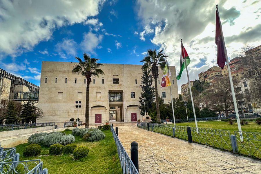 تثبيت 171 موظفًا في مناصب إدارية بأمانة عمّان (أسماء)