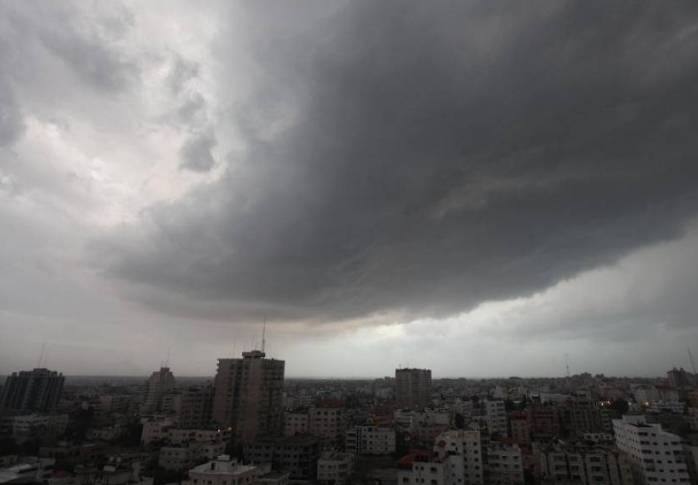 المملكة تتأثر بكتلة هوائية باردة وزخات الثلاثاء والأربعاء