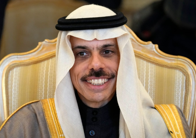 وزير الخارجية السعودي يتصل بنظيره الإيراني 