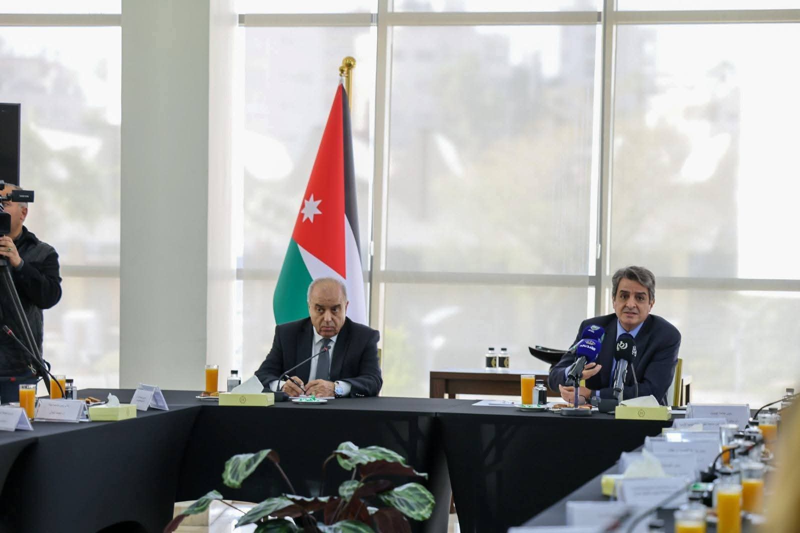 رئيس جامعة عجلون الوطنية يشارك في اجتماع وطني حول تمكين الشباب ودور الجامعات