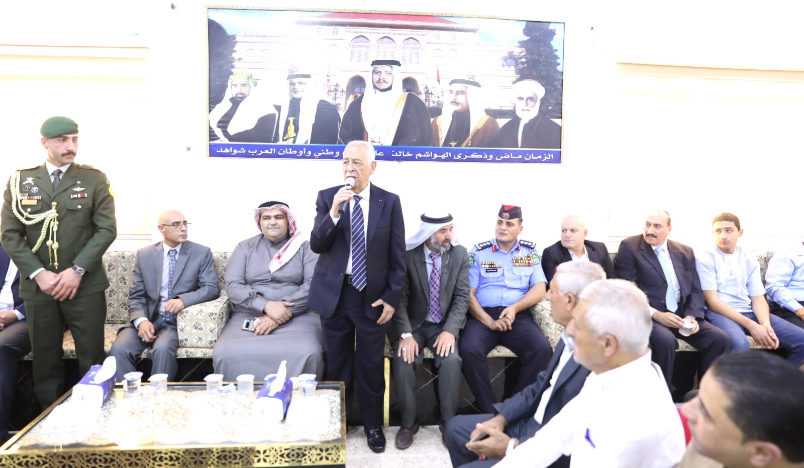 مندوبا عن الملك وولي العهد ..  العيسوي يعزي المقدادي والزعبي
