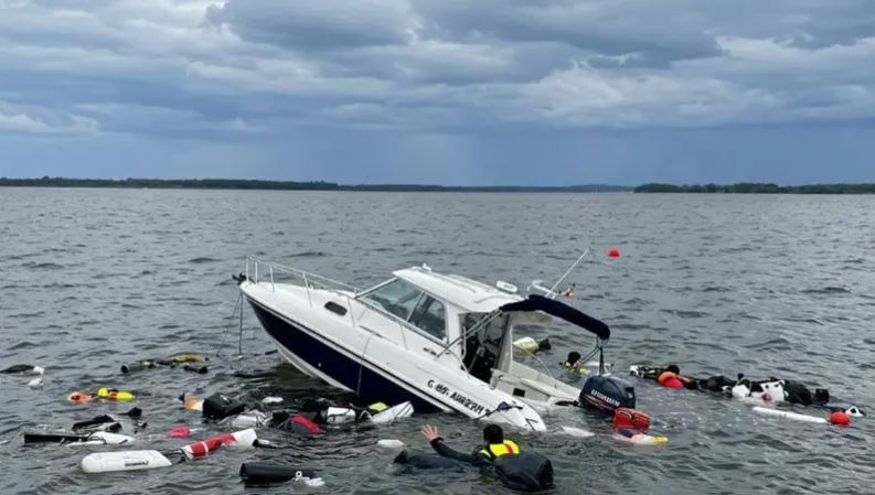 مقتل 5 أشخاص في انقلاب قارب يحمل مهاجرين قرب جزيرة كريت