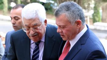 الملك يطّلع على مستجدات الساحة الفلسطينية باتصال هاتفي مع عباس 
