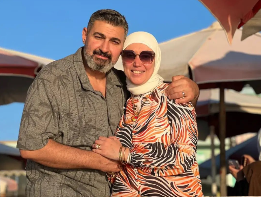 ياسر جلال يشارك متابعيه جانبًا من عطلته الصيفية مع زوجته على شواطئ الإسكندرية