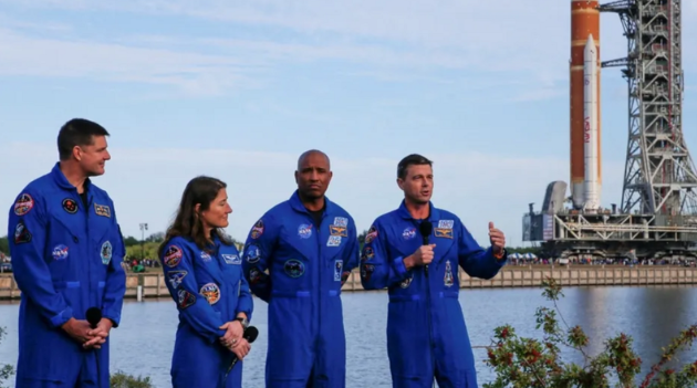 رواد أرتيميس 2 ..  أول بشر يقتربون من القمر منذ نصف قرن