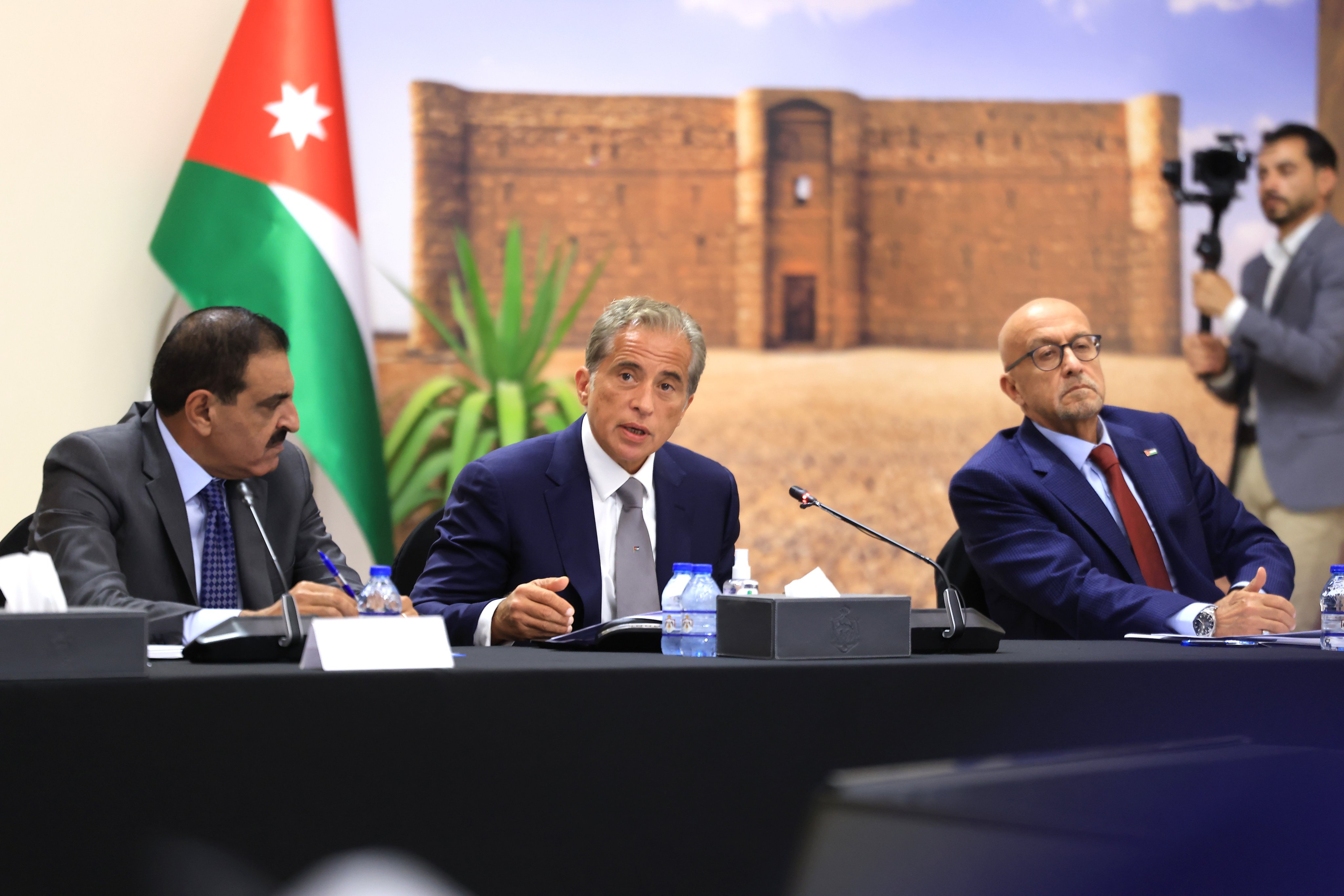 الحكومة تكشف عن برنامج تنموي للزرقاء بقيمة 800 مليون دينار